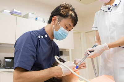 根の治療は、途中でやめることは極力避けてください