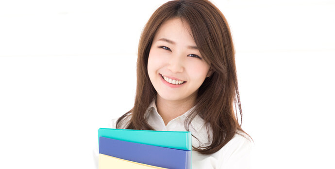 口元を美しく、白い歯になって明るく笑える審美治療